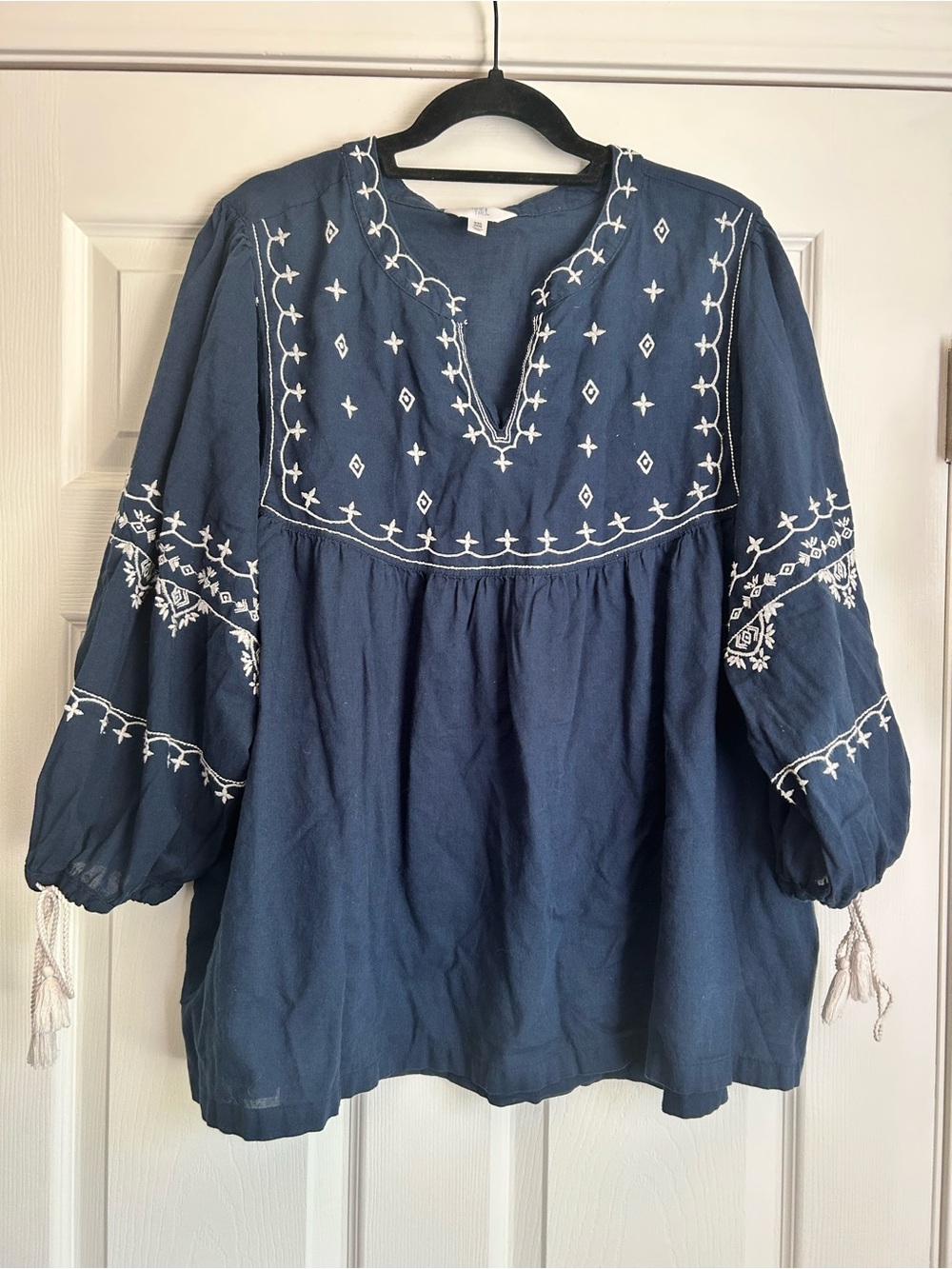 Time and Tru navy embroidered boho top xxl